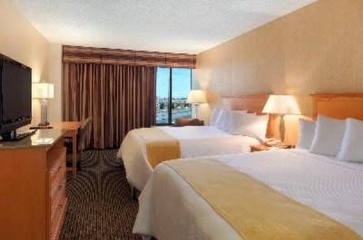 Red Lion Hotel Denver Southeast0