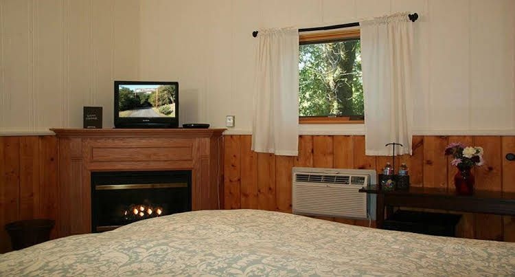 Old Crocker Inn1