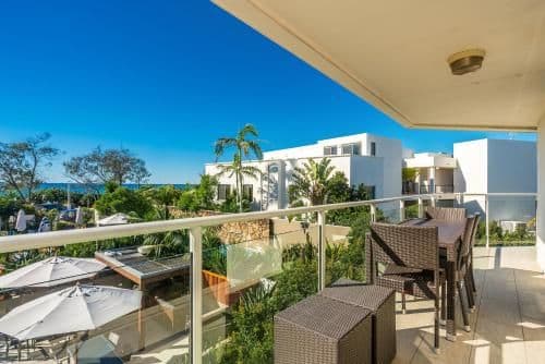 Deluxe Two-Bedroom Apartment with Ocean View