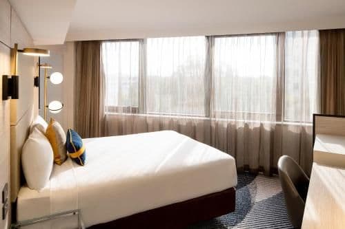 Standard Queen Room