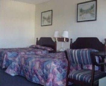 University Inn - Auburn University Inn - Auburn