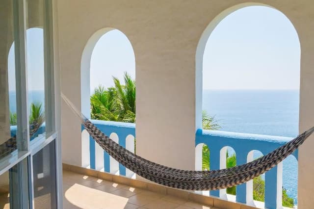 APARTMENT SEA VIEW