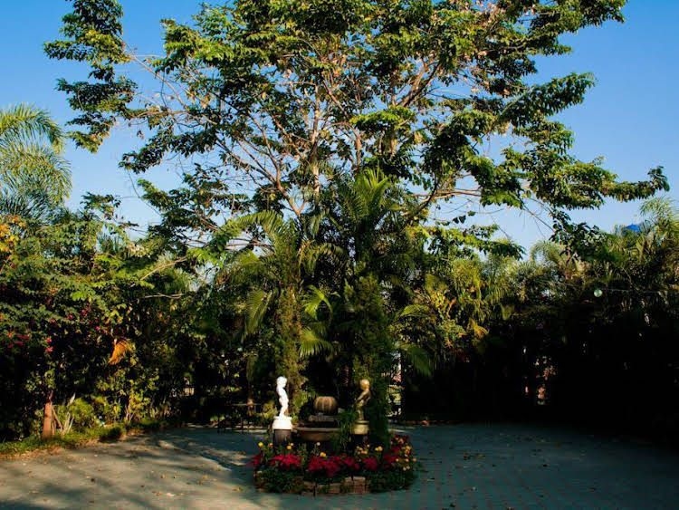 Baan Puang Petch2