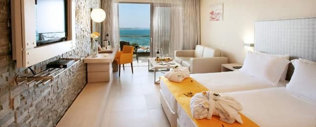 DOUBLE BEACH FRONT