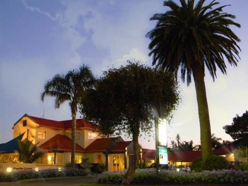 Pacific Coast Motor Lodge1