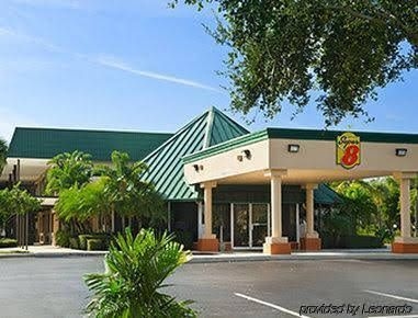 Super 8 North Palm Beach/PGA Boulevard1
