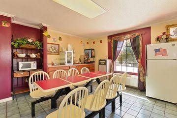 Americas Best Value Inn Jackson4