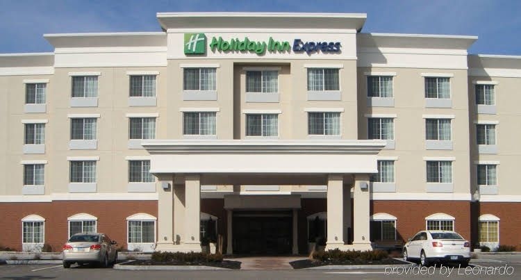 โรงแรมฮอลิเดย์ อินน์ เอ็กซ์เพรส - คอร์ทแลนด์ บาย ไอเอชจี (Holiday Inn Express - Cortland By IHG)0