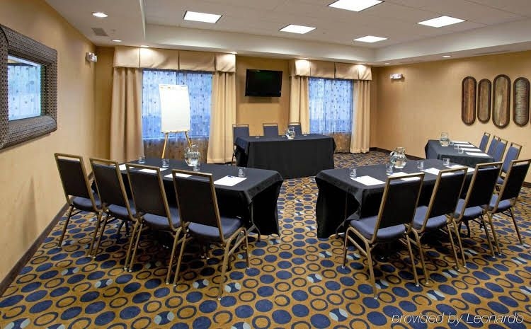 Holiday Inn Express Richfield0