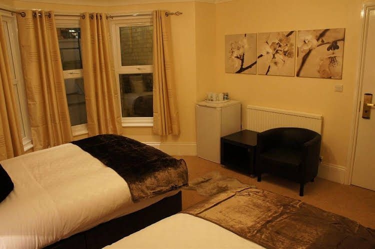 Sapphire Hotel London4