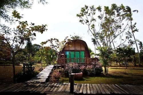 Bungalow with Garden View