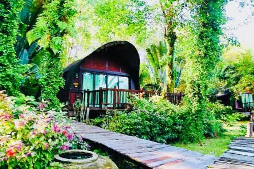 Bungalow with Garden View