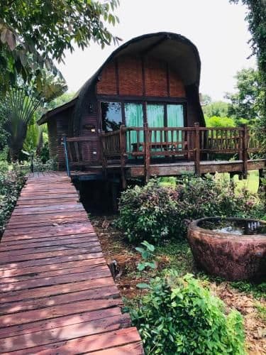 Bungalow with Garden View