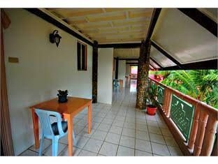 Villa Leonora Beach Resort2