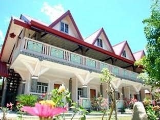 Villa Leonora Beach Resort4