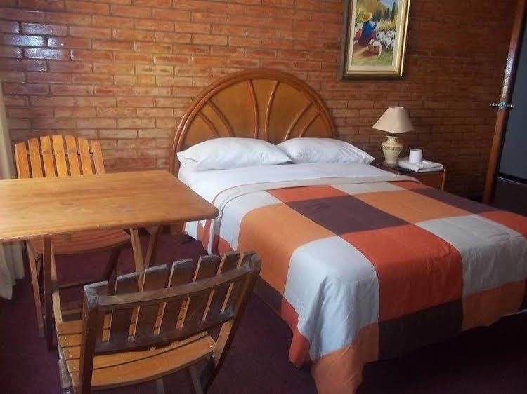 Hotel Excalibur3