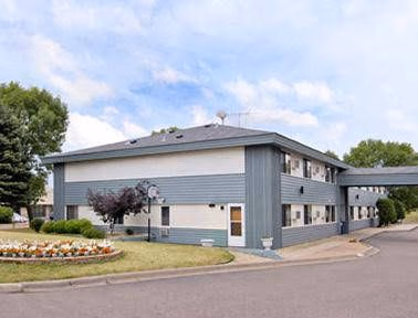 Wakota Inn and Suites1