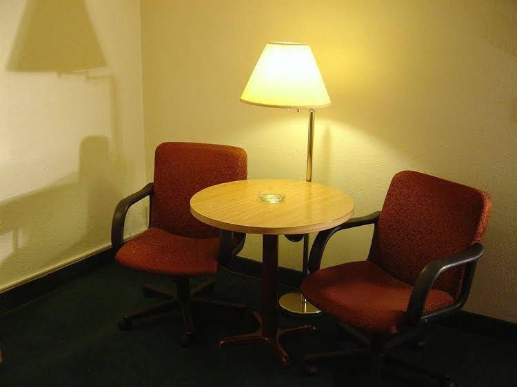 Wakota Inn and Suites0