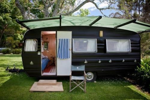 Classic Caravan with Shared Bathroom