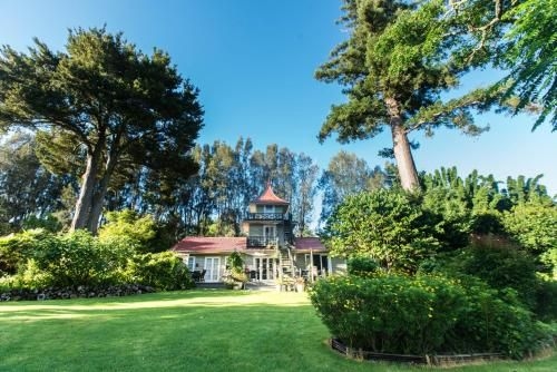 Pagoda Lodge0