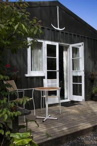 Bungalow with Shared Bathroom