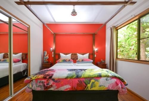 Crater Lakes Rainforest Cottages0