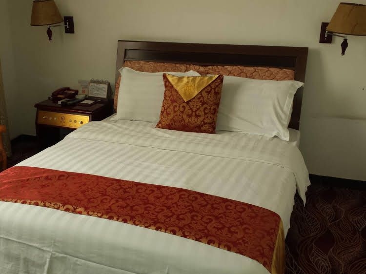 Flower Hotel1