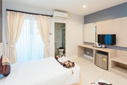 Standard Twin Room (Free Round Trip Airport Transfer)