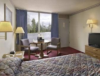 Budget Host Inn Columbia2