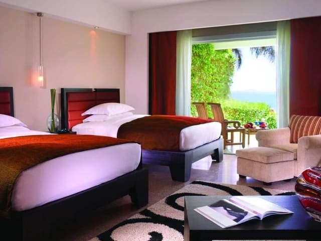 DOUBLE DELUXE BEACH FRONT