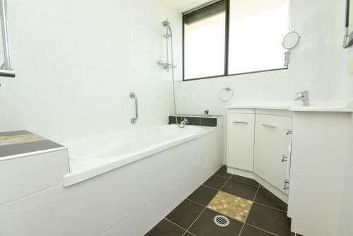 Deluxe Three-Bedroom Apartment