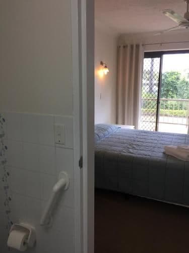 Budget Two-Bedroom Villa Walk Up - Not Waterfront