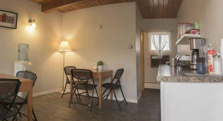Sun-Dek Motel4