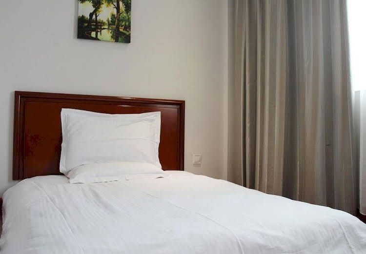Yiting 6+e Hotel (Pudong Avenue)2