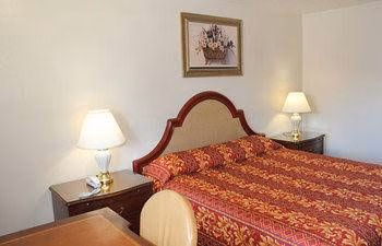Valley Hotel2