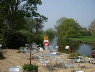 โรงแรมเดอะ เลกาซี โรส แอนด์ คราวน์ (The Legacy Rose and Crown Hotel)3