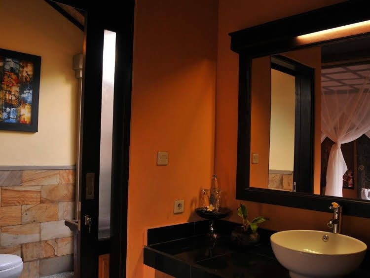 เตียร์ตา ซารี บังกาโล (Tirta Sari Bungalow)0