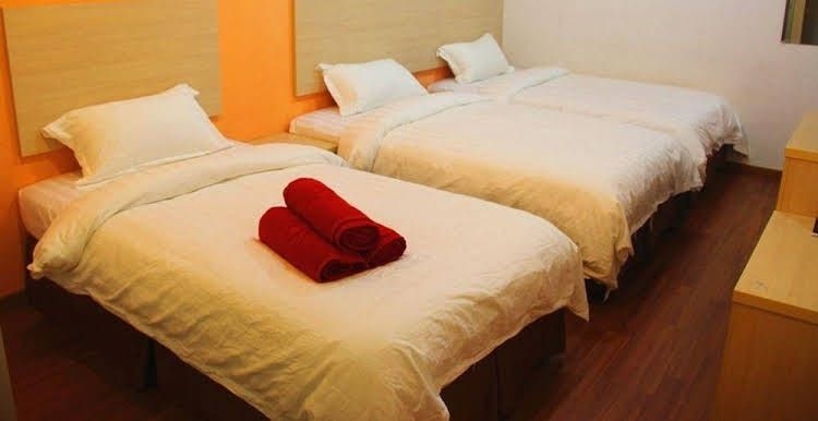 Hotel 906 Airport1