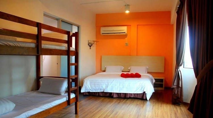 Hotel 906 Airport3