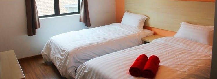 Hotel 906 Airport2