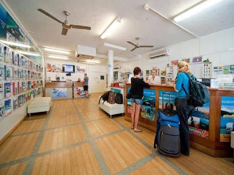 Airlie Waterfront Backpackers Airlie Waterfront Backpackers