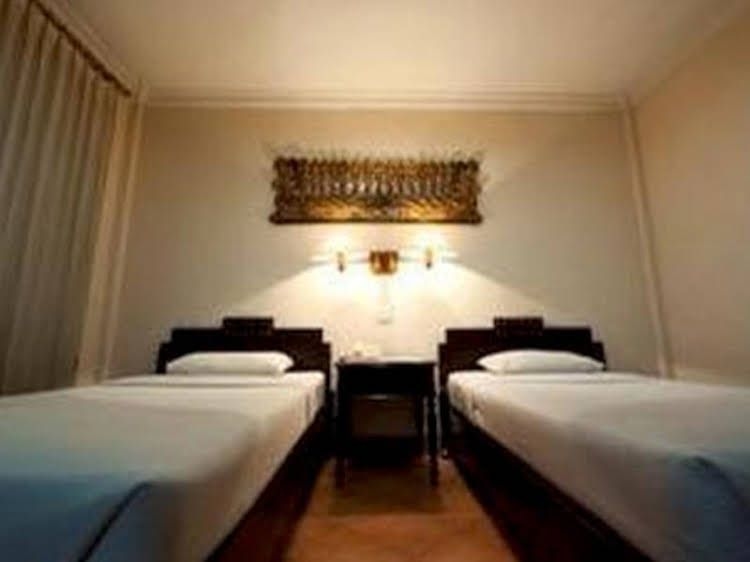 Indi Hotel4