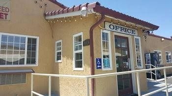 Budget Inn0