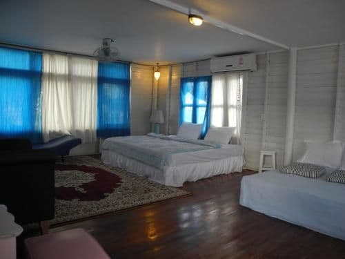Deluxe Family Room