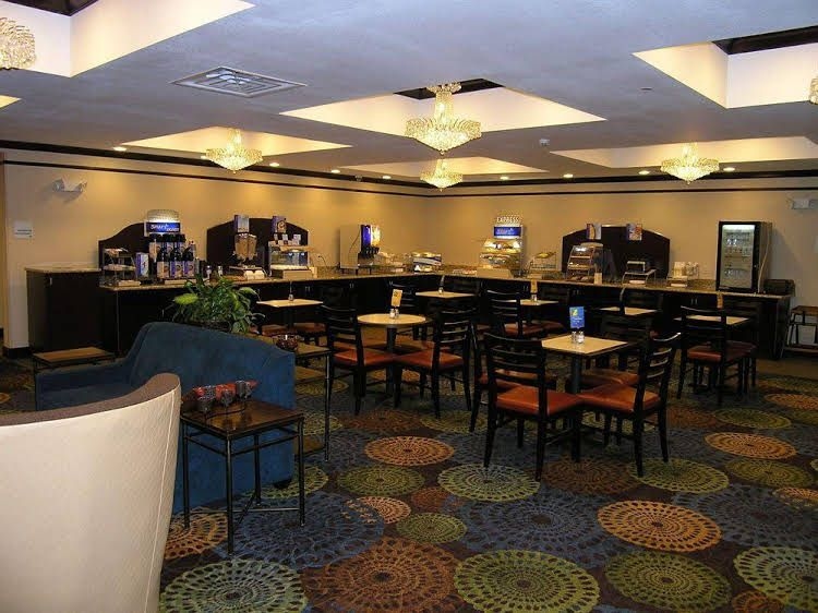 Holiday Inn Express & Suites Belle Vernon1
