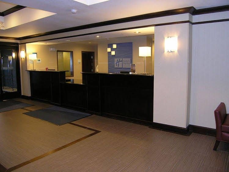 Holiday Inn Express & Suites Belle Vernon2