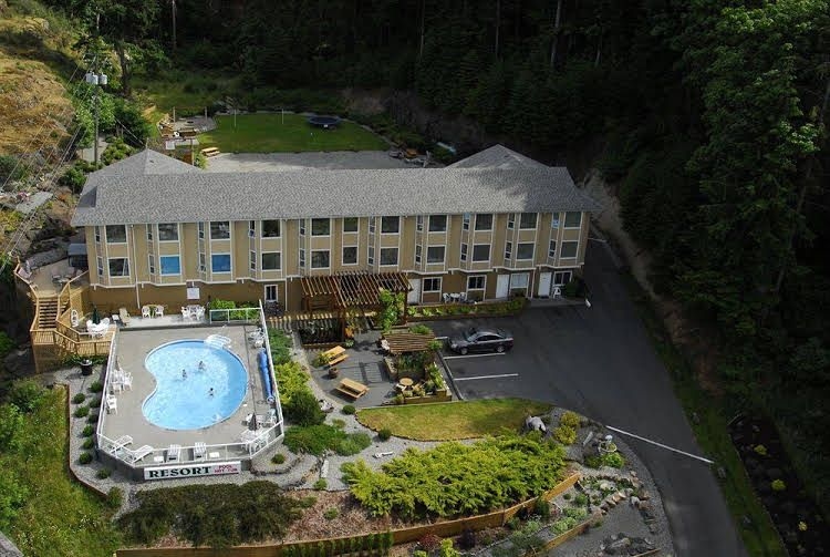 Whiskey Point Resort2