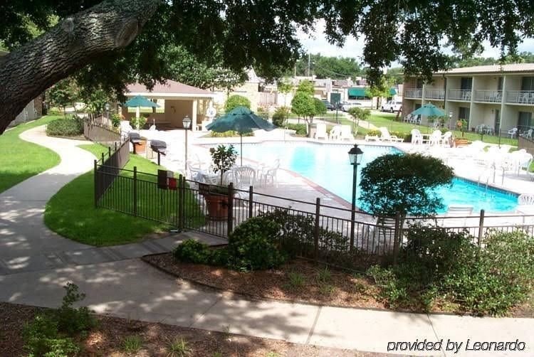 Richmond Suites Hotel0