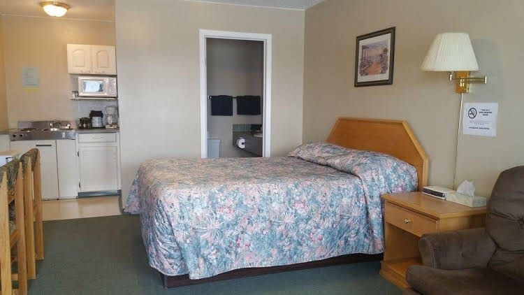 Athabasca Lodge Motel4