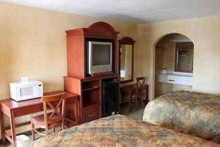 Summit Inn and Suites3